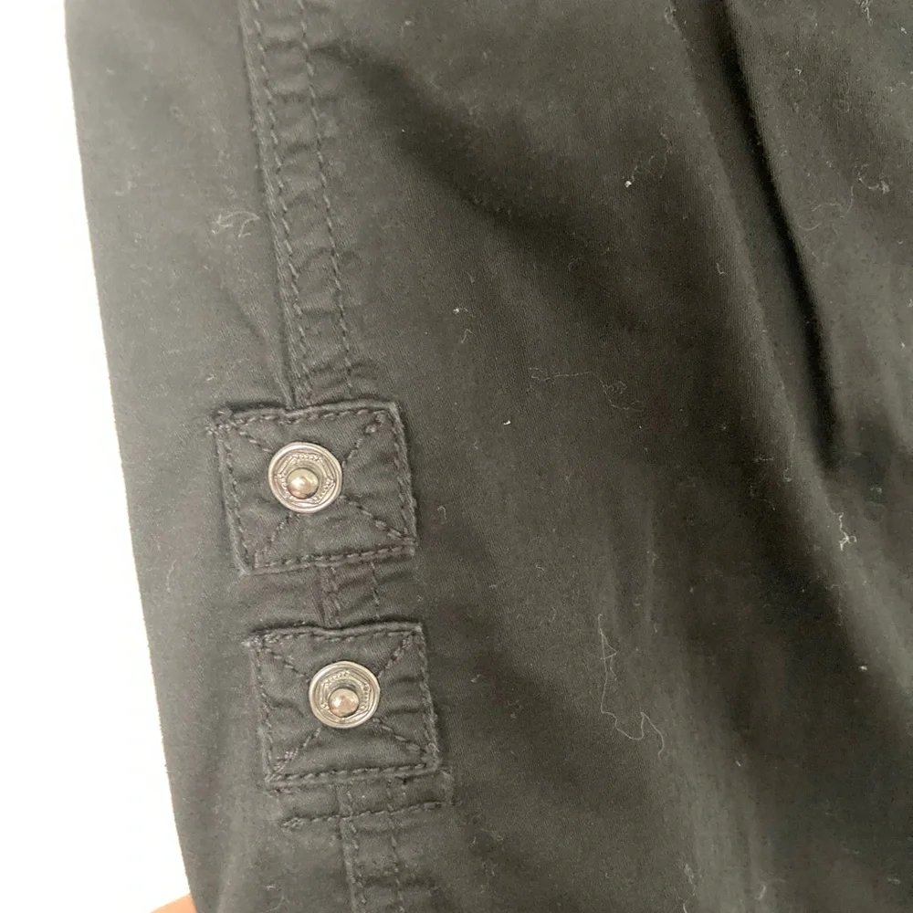 White House Black Market Black Cargo Style Pants Women’s size 00